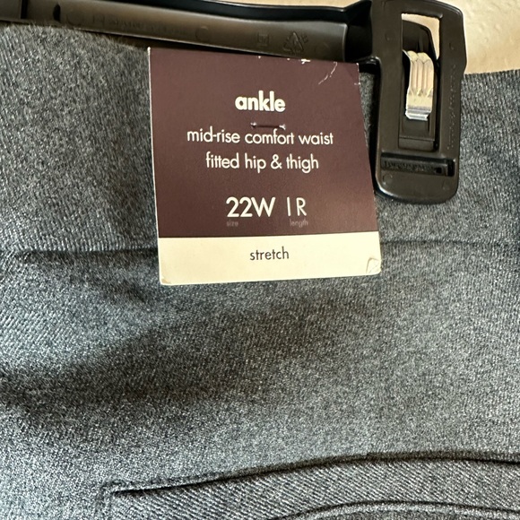 Ava & Viv Mid-Rise Comfort Waist Grey Pants Size 22W - Picture 4 of 4